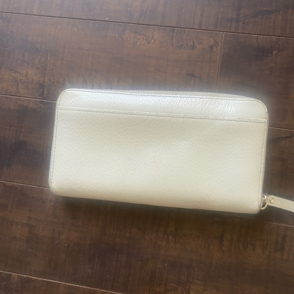 Kate Spade Cream Zip Travel Wallet - Picture 3 of 10